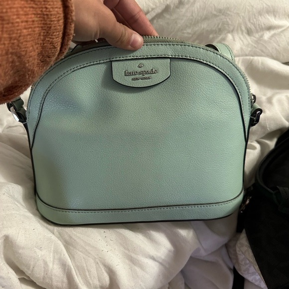 Super cute Kate spade crossbody purse - Picture 2 of 3